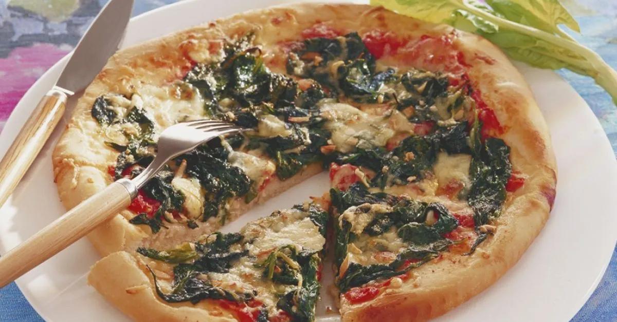 Spinat-Pizza Rezept | EAT SMARTER