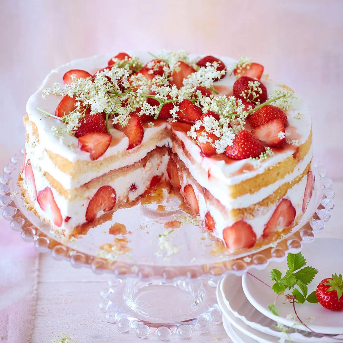 Erdbeer-Holunderblüten-Torte Rezept - [ESSEN UND TRINKEN]