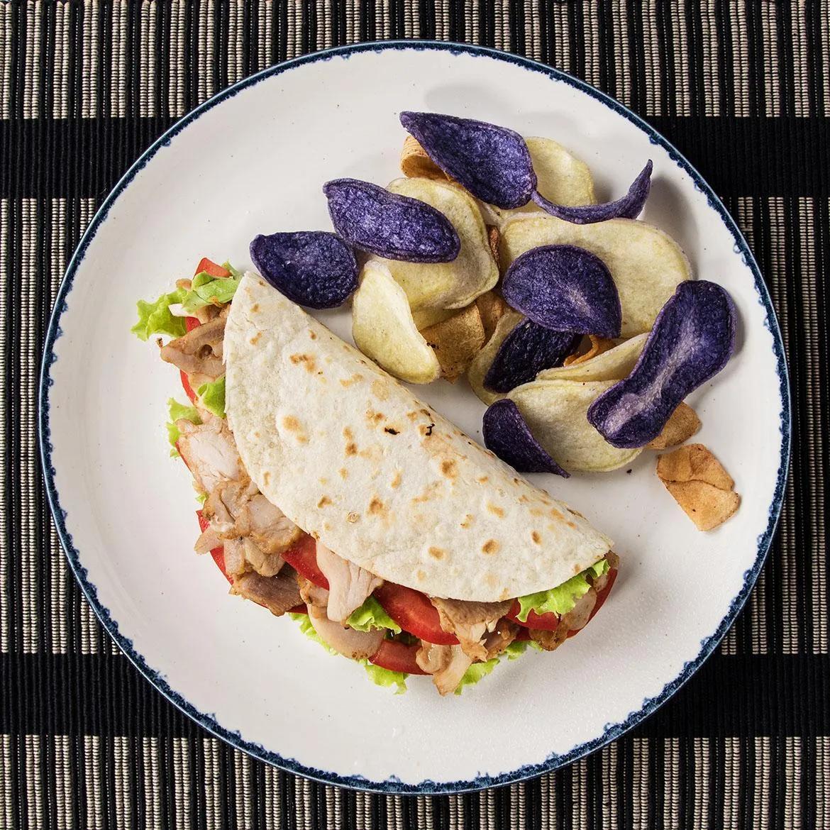 Hähnchen-Kebab mit Kartoffelchips | AIA Food