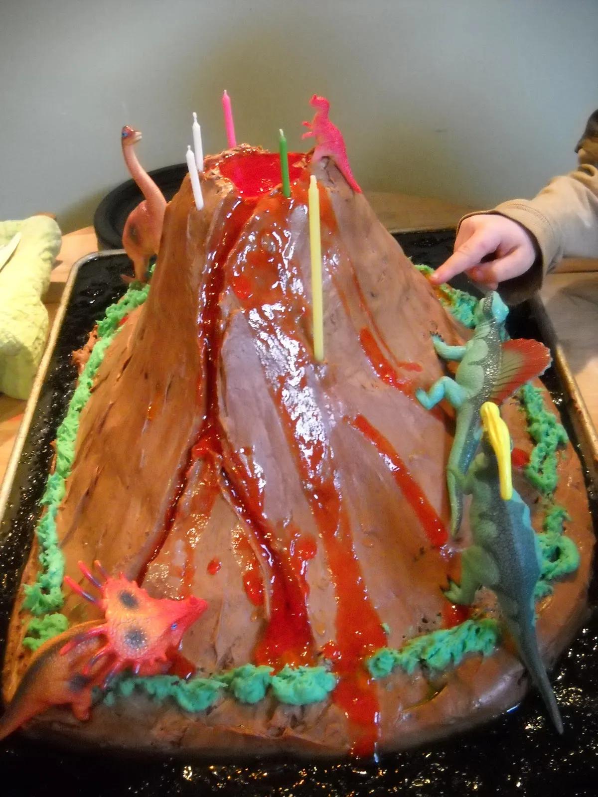 Volcano Cakes – Decoration Ideas | Little Birthday Cakes