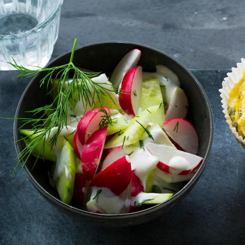 Gurken-Radieschen-Salat mit Dill Rezept | Küchengötter