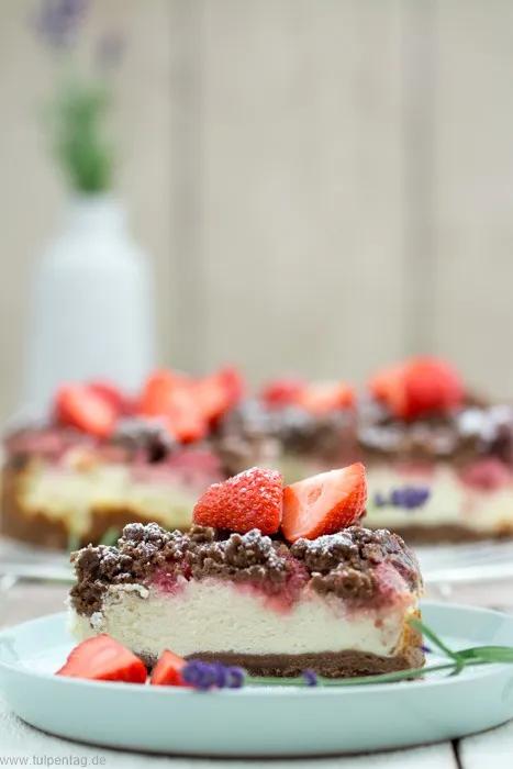 Rezept Käsekuchen mit Erdbeeren und Schokolade