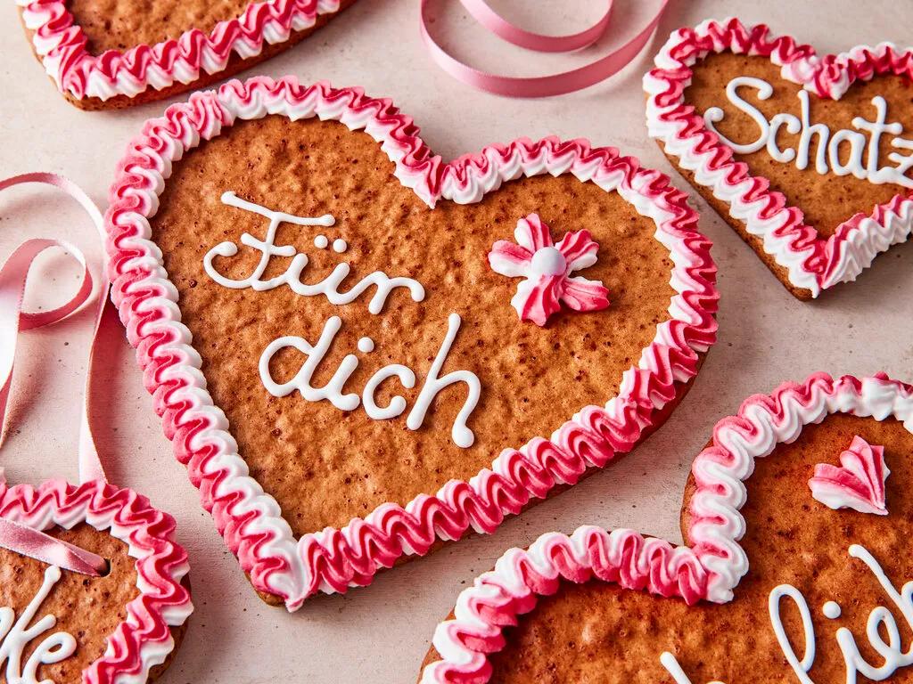 Lebkuchenherzen – SO gelingen sie dir garantiert! | Einfach Backen