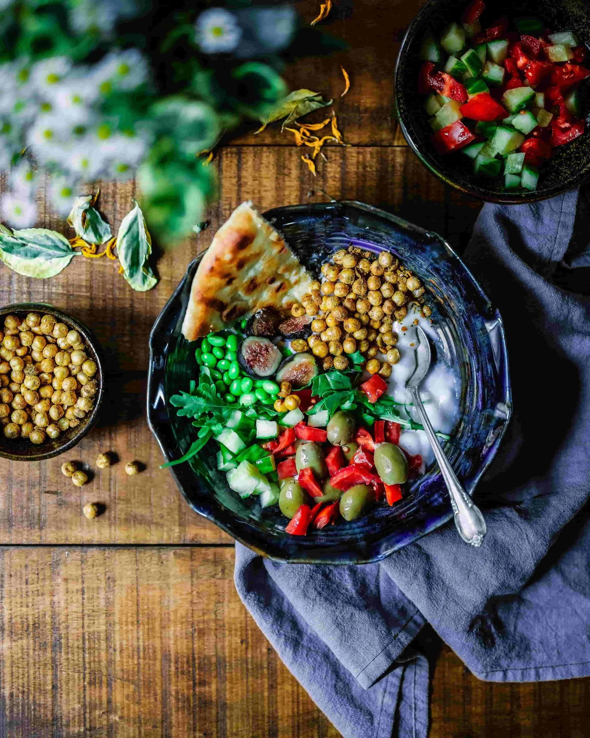 Salat Bowl mit gerösteten Kichererbsen Rezept - Mein Ernährungsberater