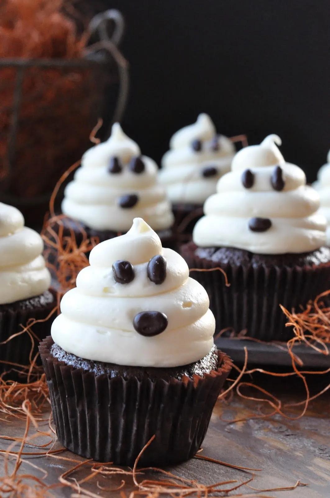 P.M. Dooling&amp;#39;s Blog: HALLOWEEN Month - Cupcake Decorating