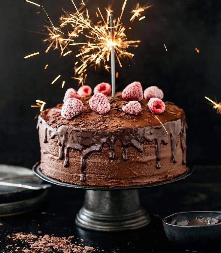 Schokolade-Himbeer Geburtstagstorte | Rezept | Kuchen ideen, Dessert ...