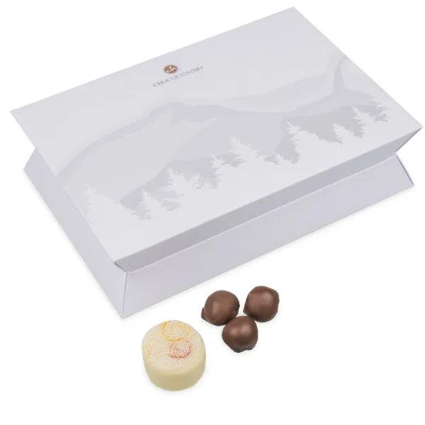 4 Pralinen &amp; Tafel aus weißer und Zartbitterschokolade zu Weihnachten