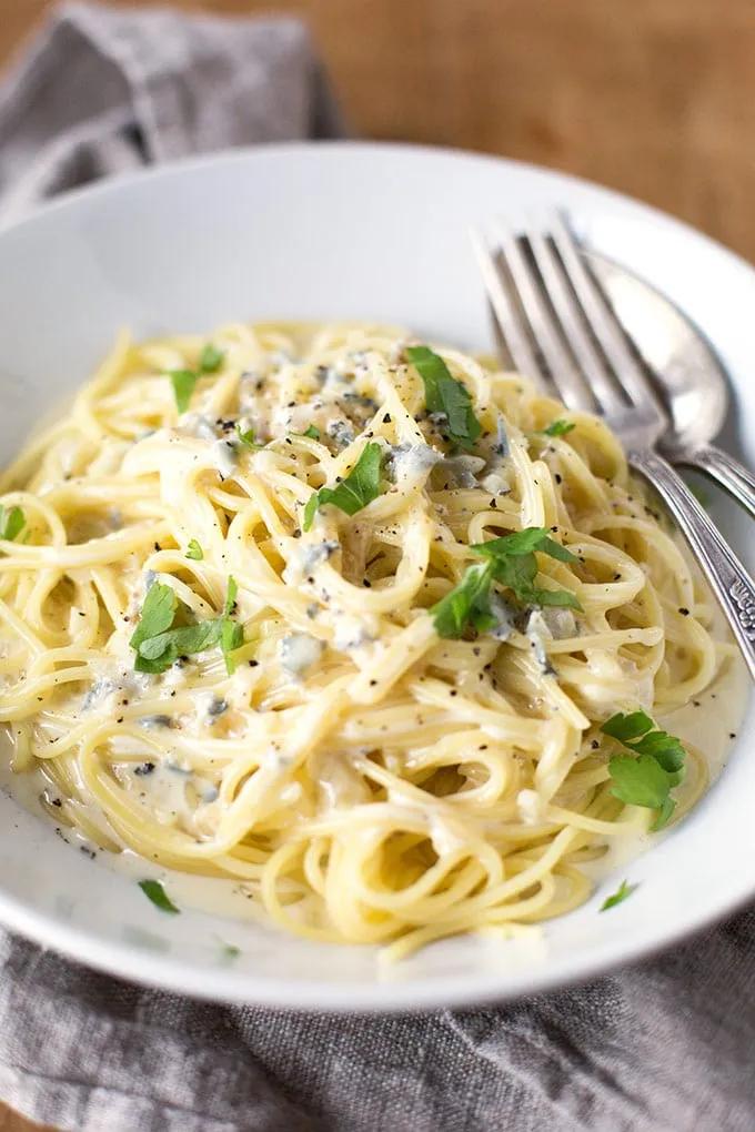 Spaghetti mit Gorgonzolasauce - Schnell und einfach - Kochkarussell