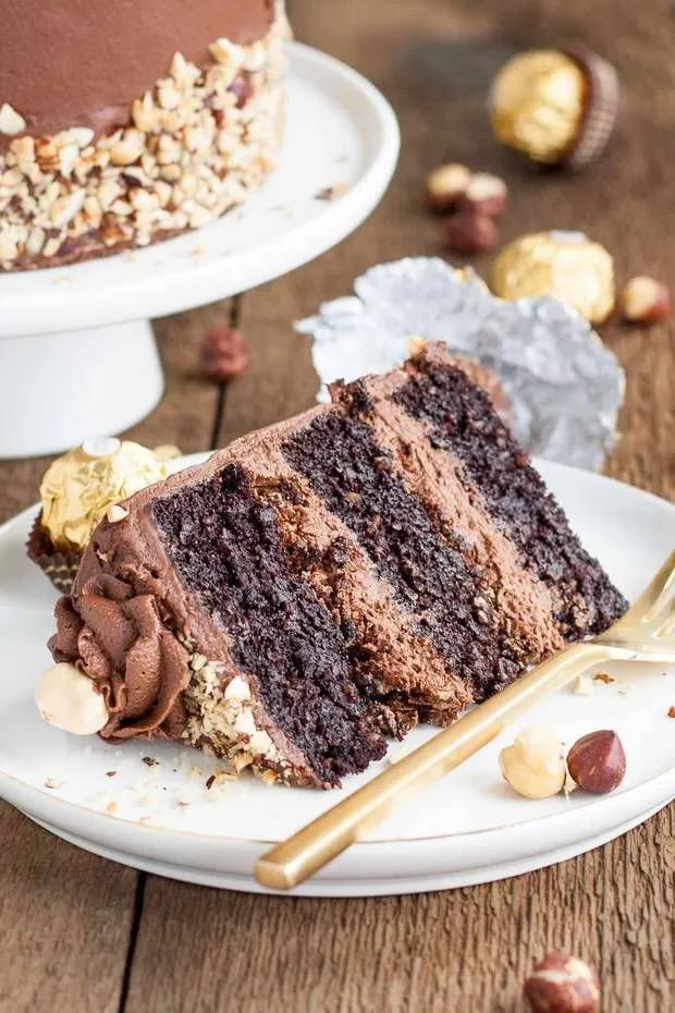 This Ferrero Rocher Cake turns your favorite chocolate treat into a ...