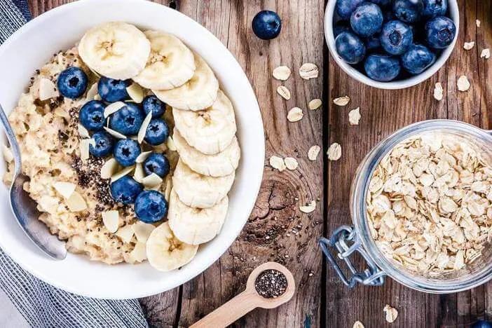 Bananen Blaubeer Porridge Rezept – Upfit