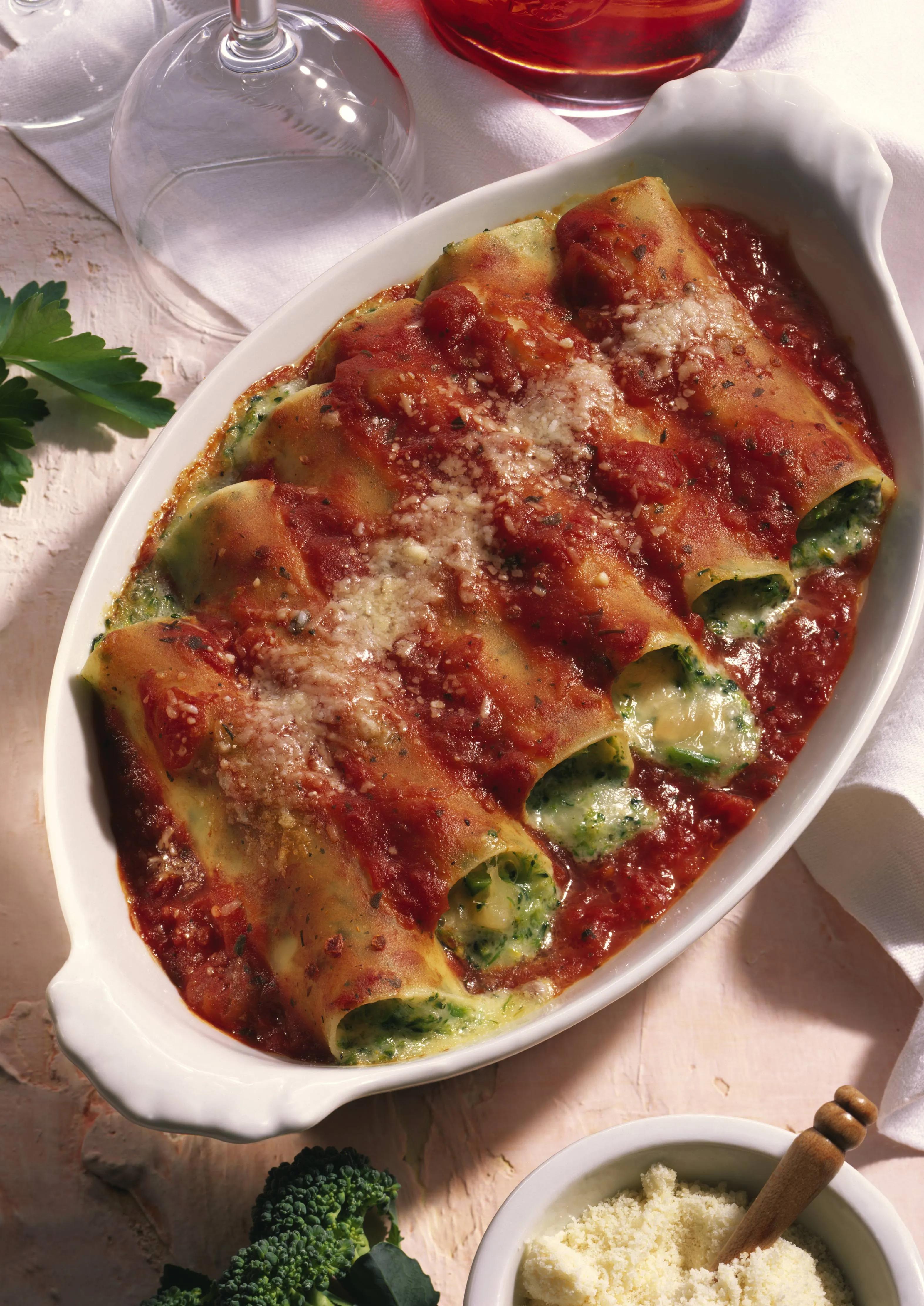 Cannelloni in Tomatensauce