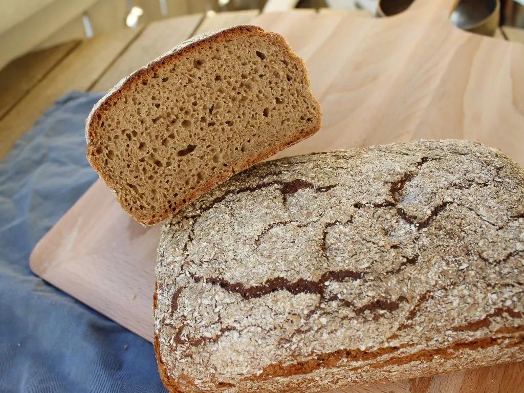 Roggenbrot mit Sauerteig Food, Breads, Oven, Food Food, Essen, Meals ...