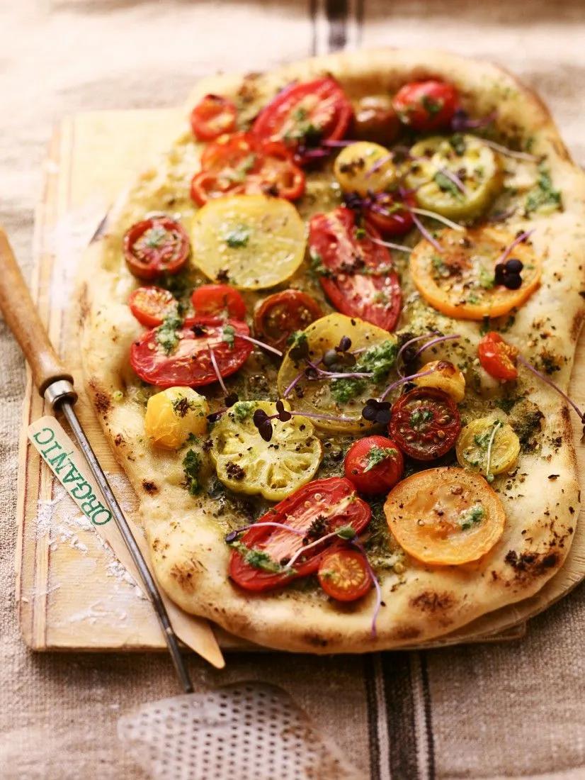 Tomaten-Pizza Rezept | EAT SMARTER