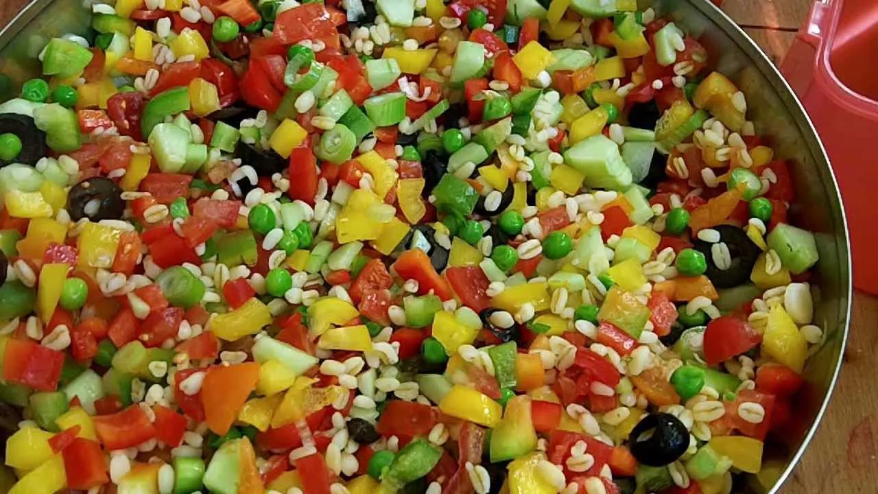 bunter Weizensalat z.B. zum Grillen - Rezept und Anleitung - YouTube