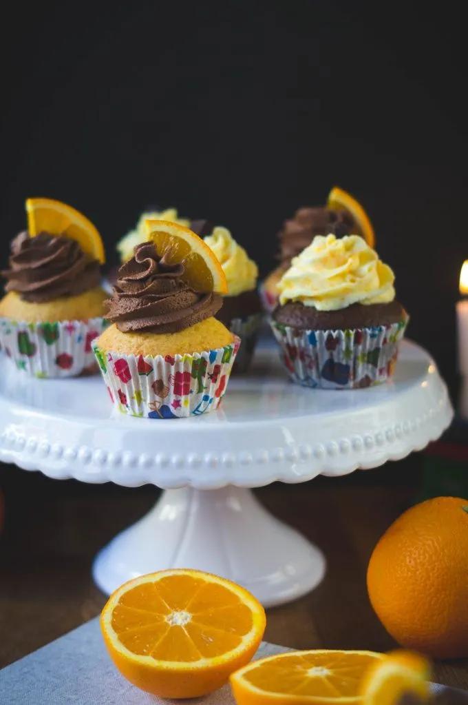 Zweierlei Schoko-Orangen Cupcakes | Orangen cupcakes, Cupcakes, Schoko