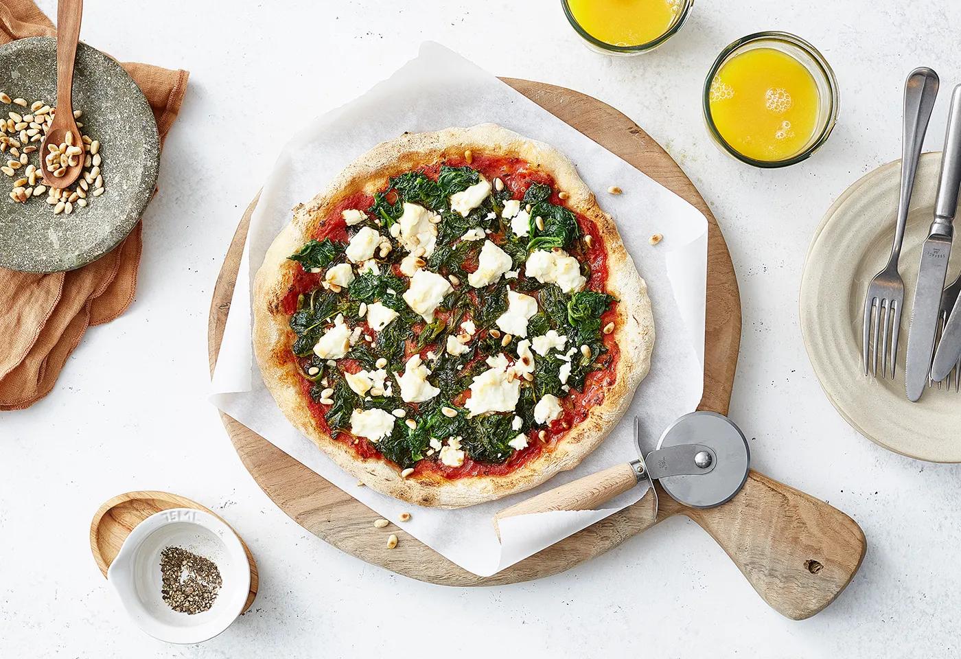 Vegetarische Pizza mit Spinat und Feta | Frisch Gekocht