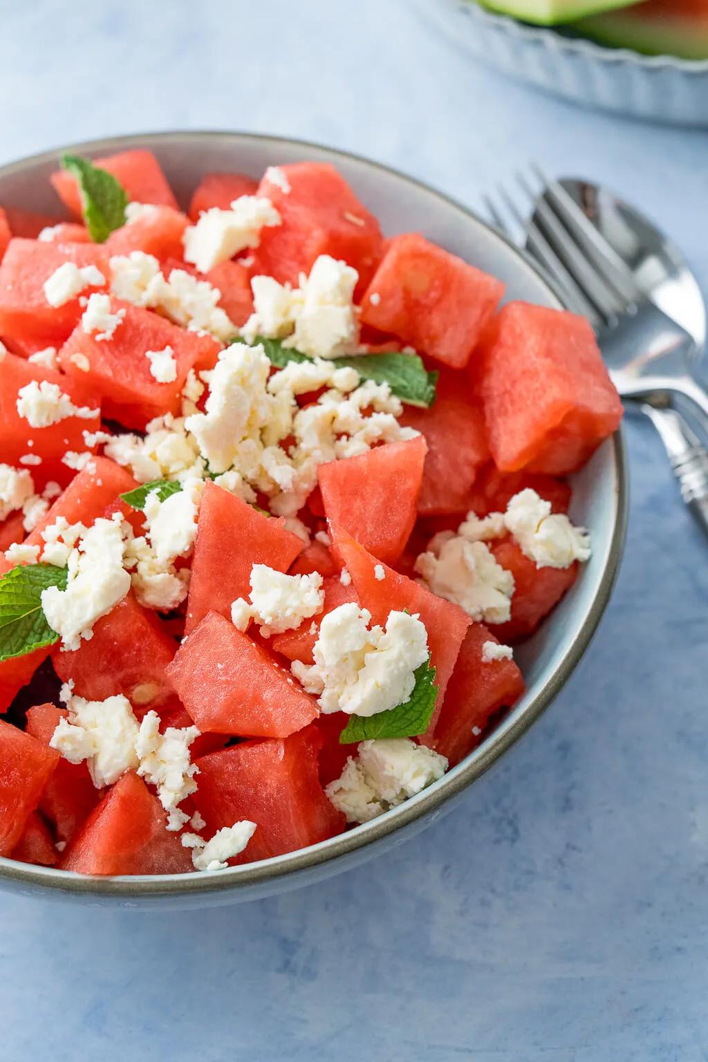 Wassermelonen Feta Salat mit Minze - der erfrischendste Sommersalat ...