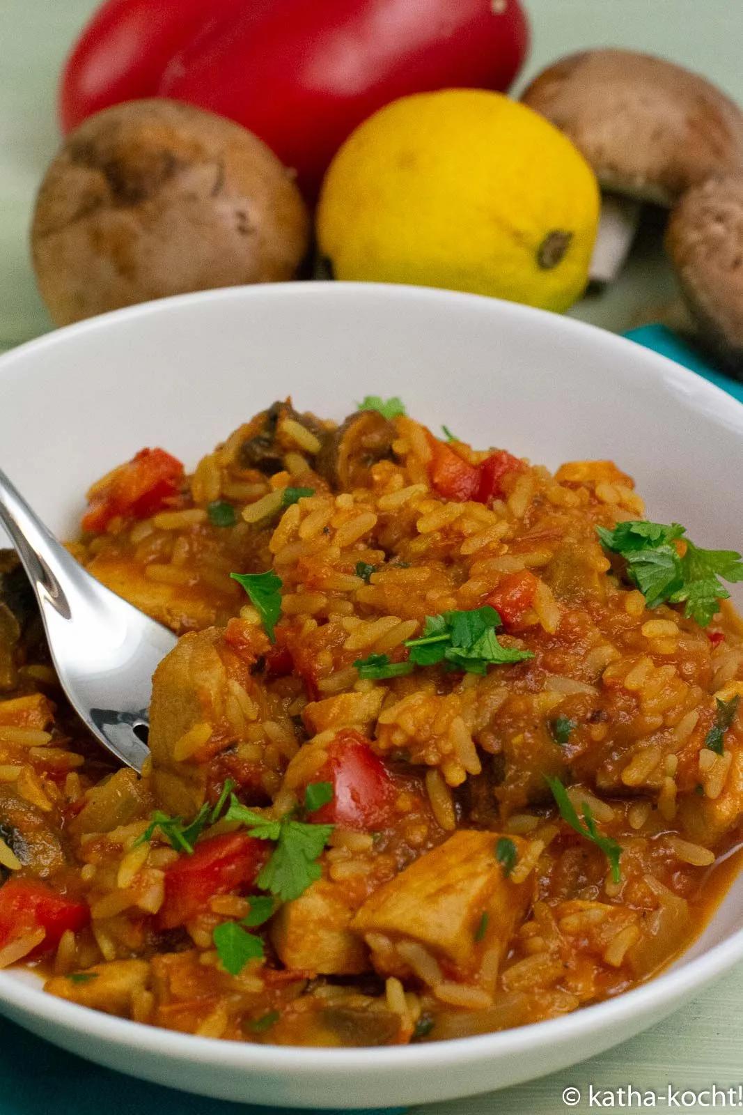 Thunfisch-Reistopf mit Tomatensauce - Katha-kocht! | Essen kochen ...