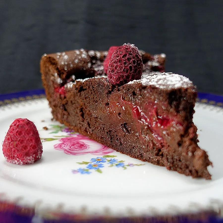 Schoko Pralinen Kuchen Mit Himbeeren — Rezepte Suchen