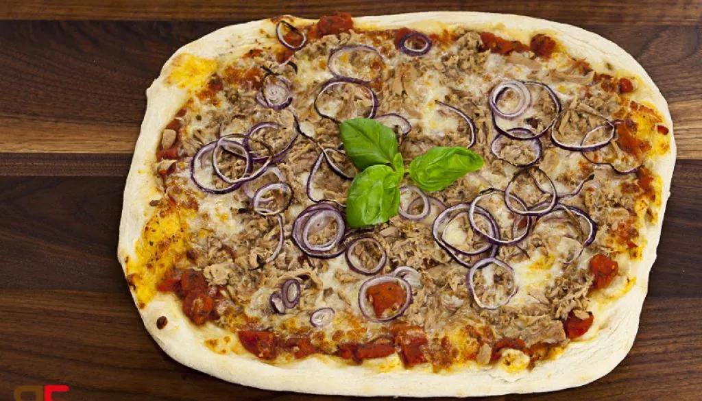 Pizza Thunfisch | Einfache Rezepte für glückliche Gäste
