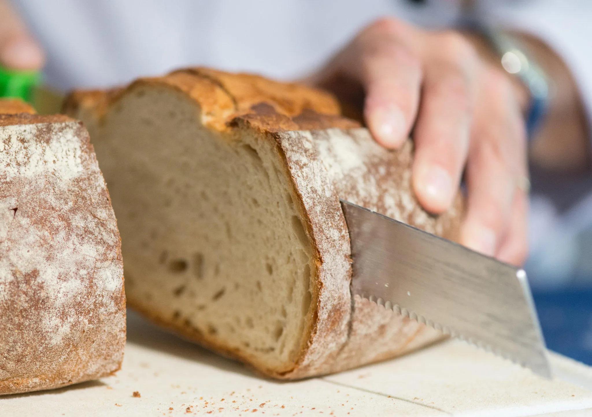 Brot backen: Schnell und einfach - 10 wertvolle Tipps - kochbar.de