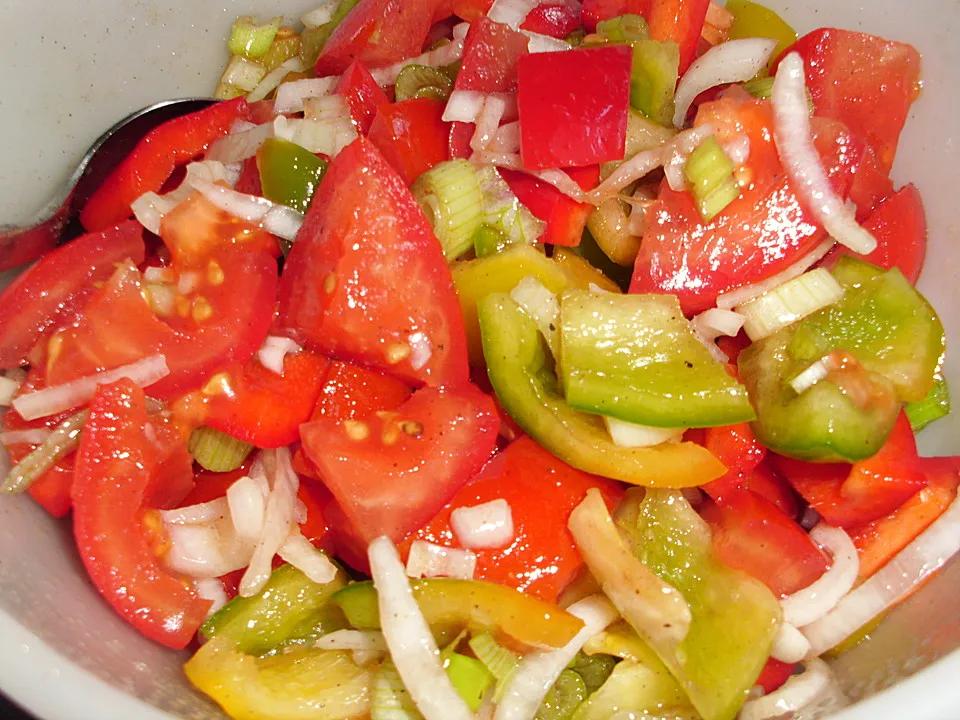 Paprika - Tomaten Salat von milz-alfred | Chefkoch.de