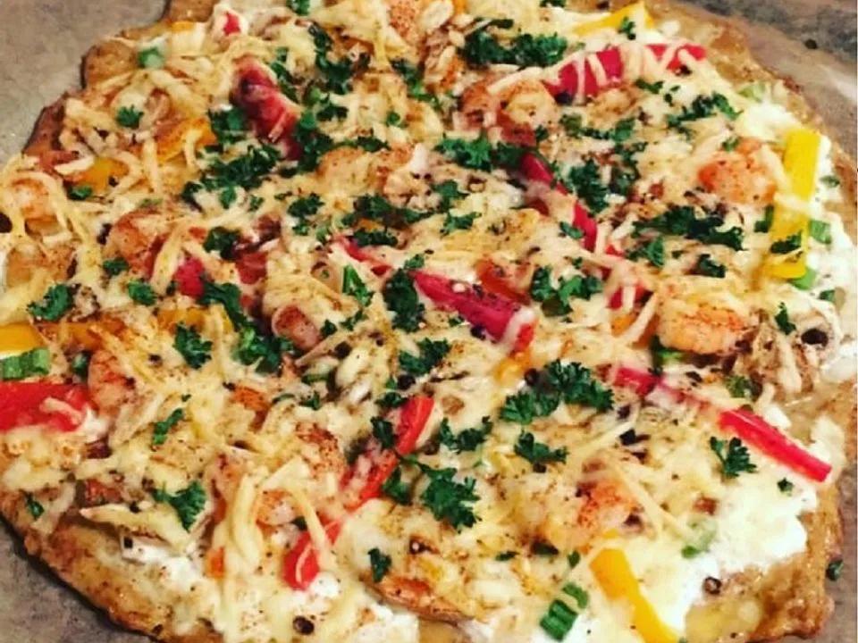 Pizza mit Thunfisch-Ei-Boden von Eat-Healthy| Chefkoch