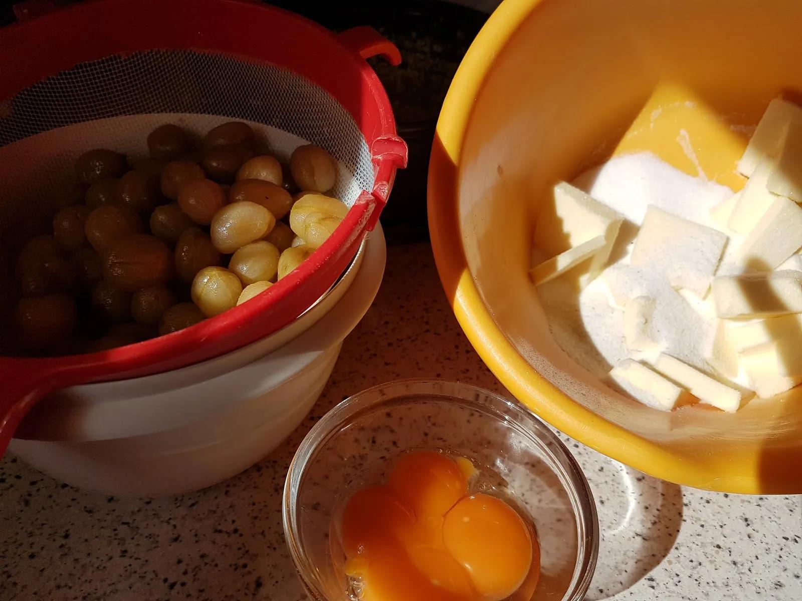 Aus dem Lameng: Stachelbeer- Baiser-Kuchen