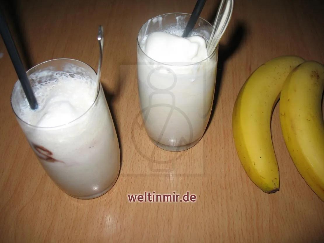 Bananen-Milchshake • Rezept | weltinmir.de