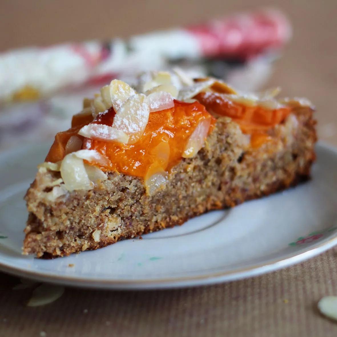 Aprikosen Dinkelvollkorn Kuchen mit Mandelsplitter // Nur mit Datteln ...