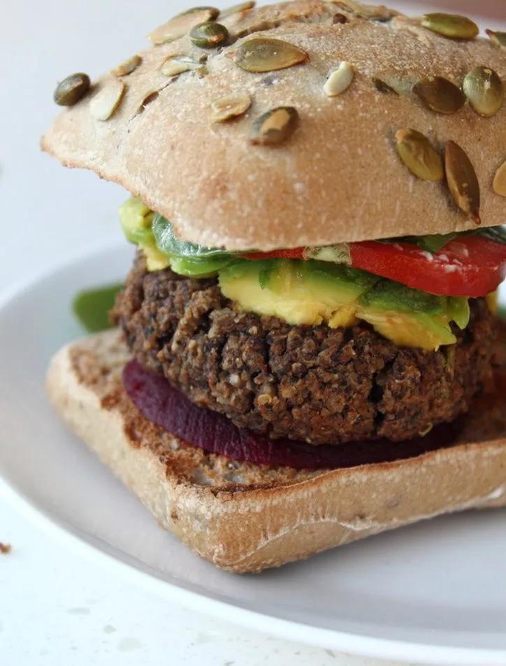 Quinoa- Pilz- und Bohnenburger JL Fit Nutrition | Healthy chocolate ...