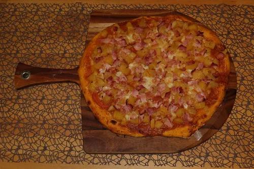 Pizza mit Ananas und Schinken | Gourmandise | Flickr