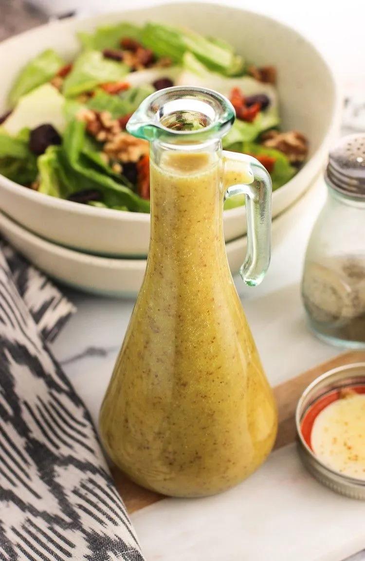 Honig-Senf Salatdressing Rezept | Honey mustard salad dressing, Honey ...