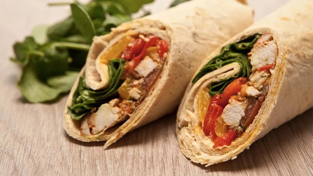 Wraps mit Hähnchen und Salat: | Ricette, Idee alimentari, Idee pasto sano
