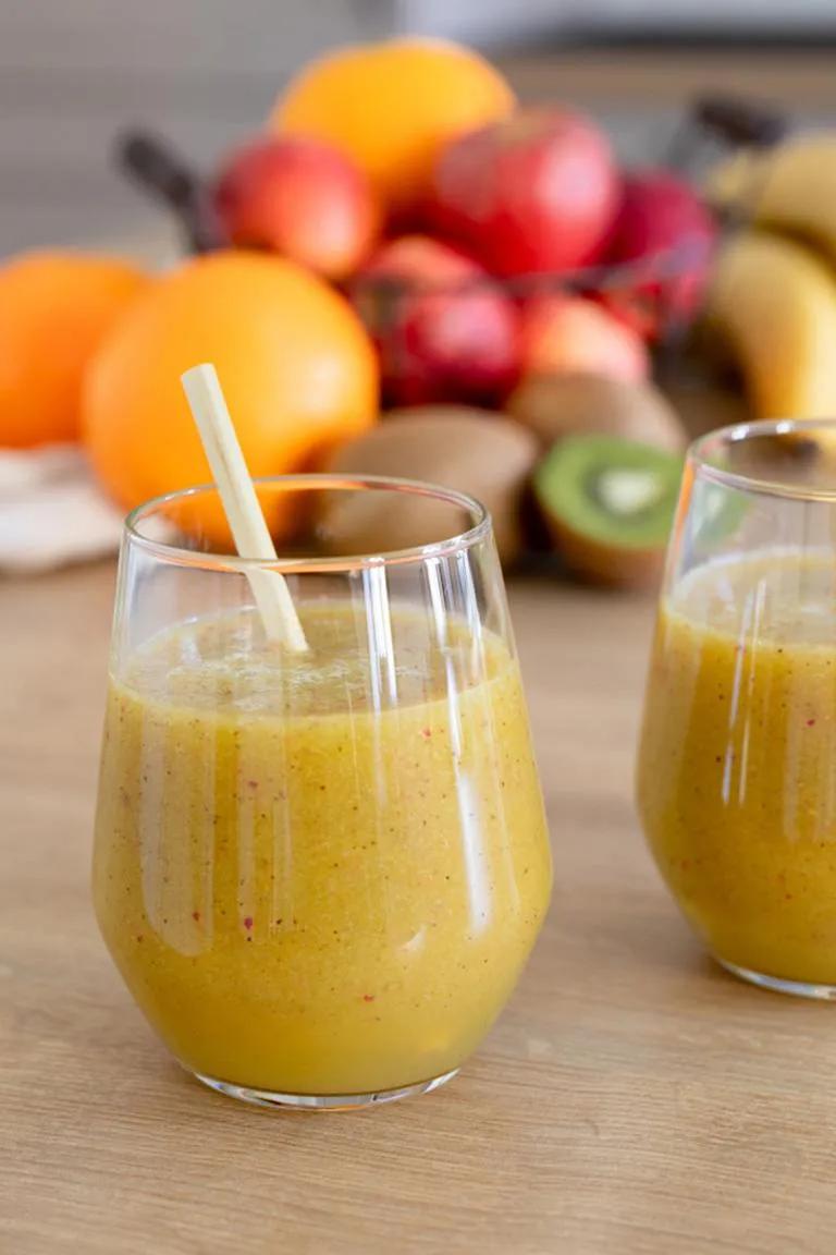 Smoothie mit Banane, Kiwi und Apfel - Rezept - Sweets &amp; Lifestyle®