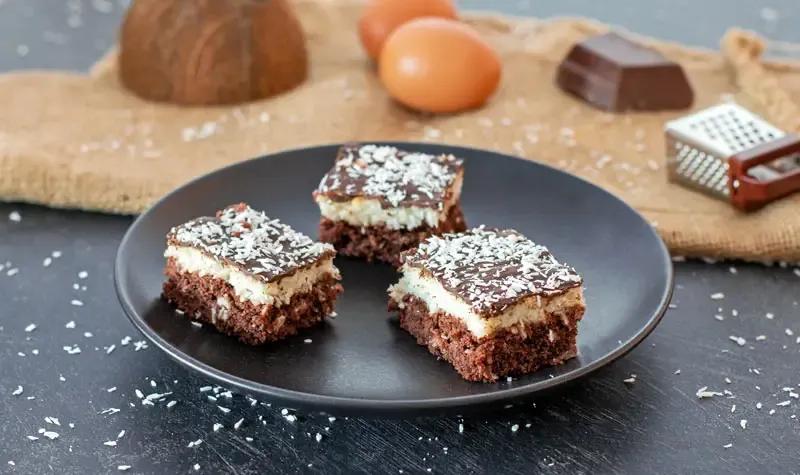 Bounty-Kuchen (Blechkuchen mit Kokos) - RESIPIS