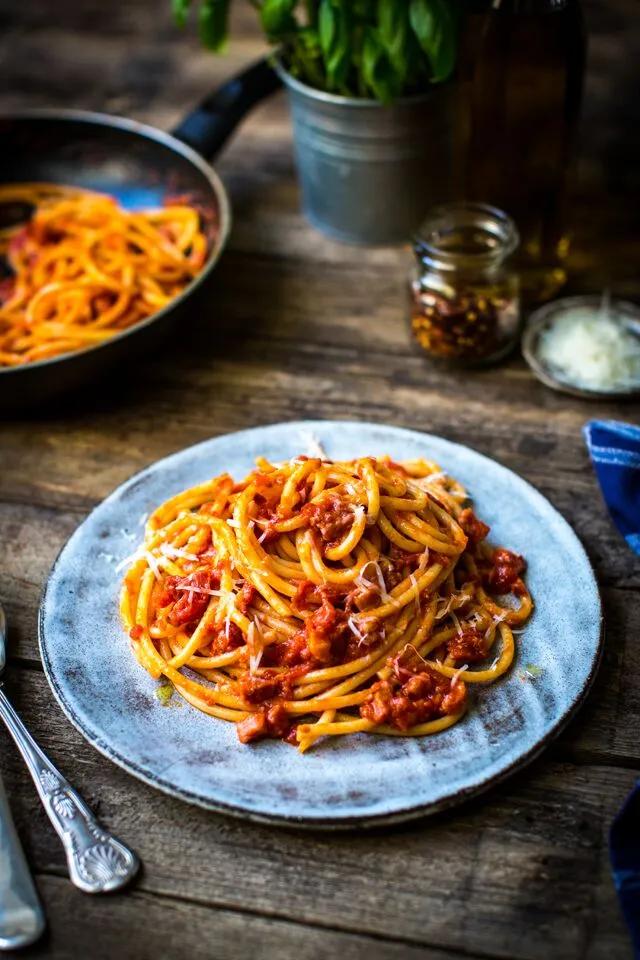 Spaghetti all&amp;#39;Arrabiata | Donal Skehan | EAT LIVE GO