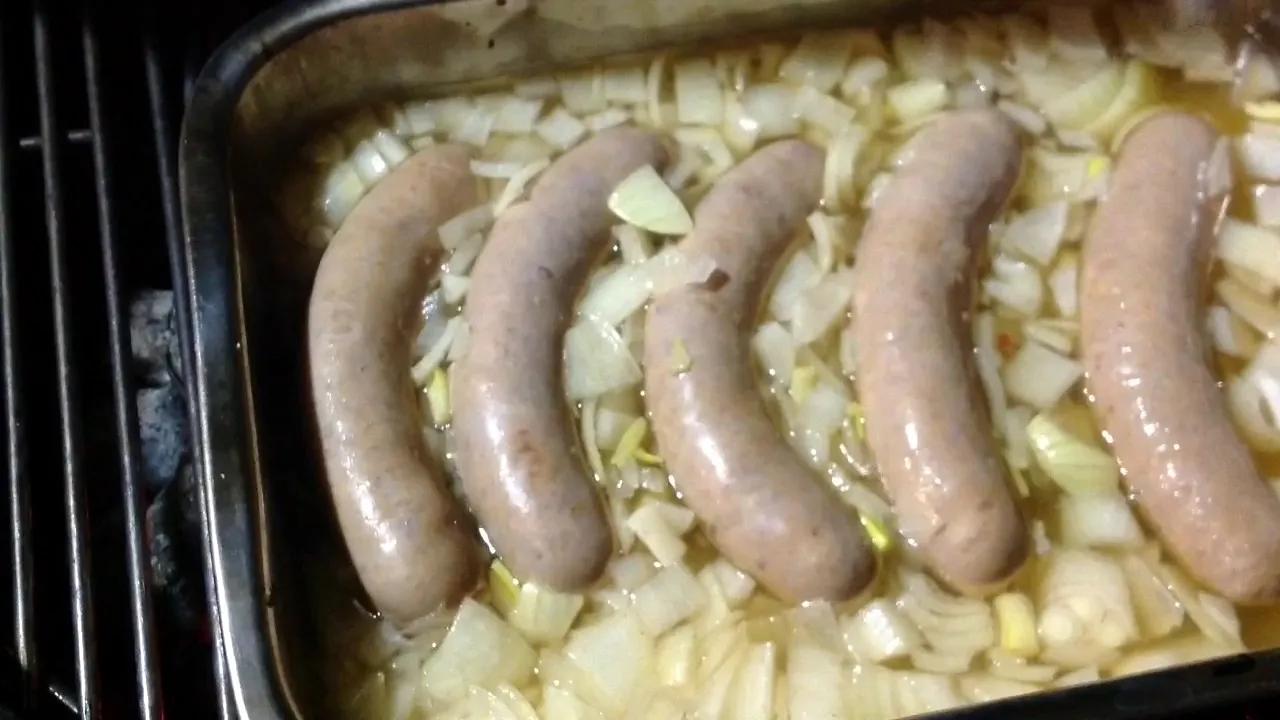 Bratwurst Hot Dogs Deluxe vom Kugelgrill / Der Grill-Friese Folge 2 ...