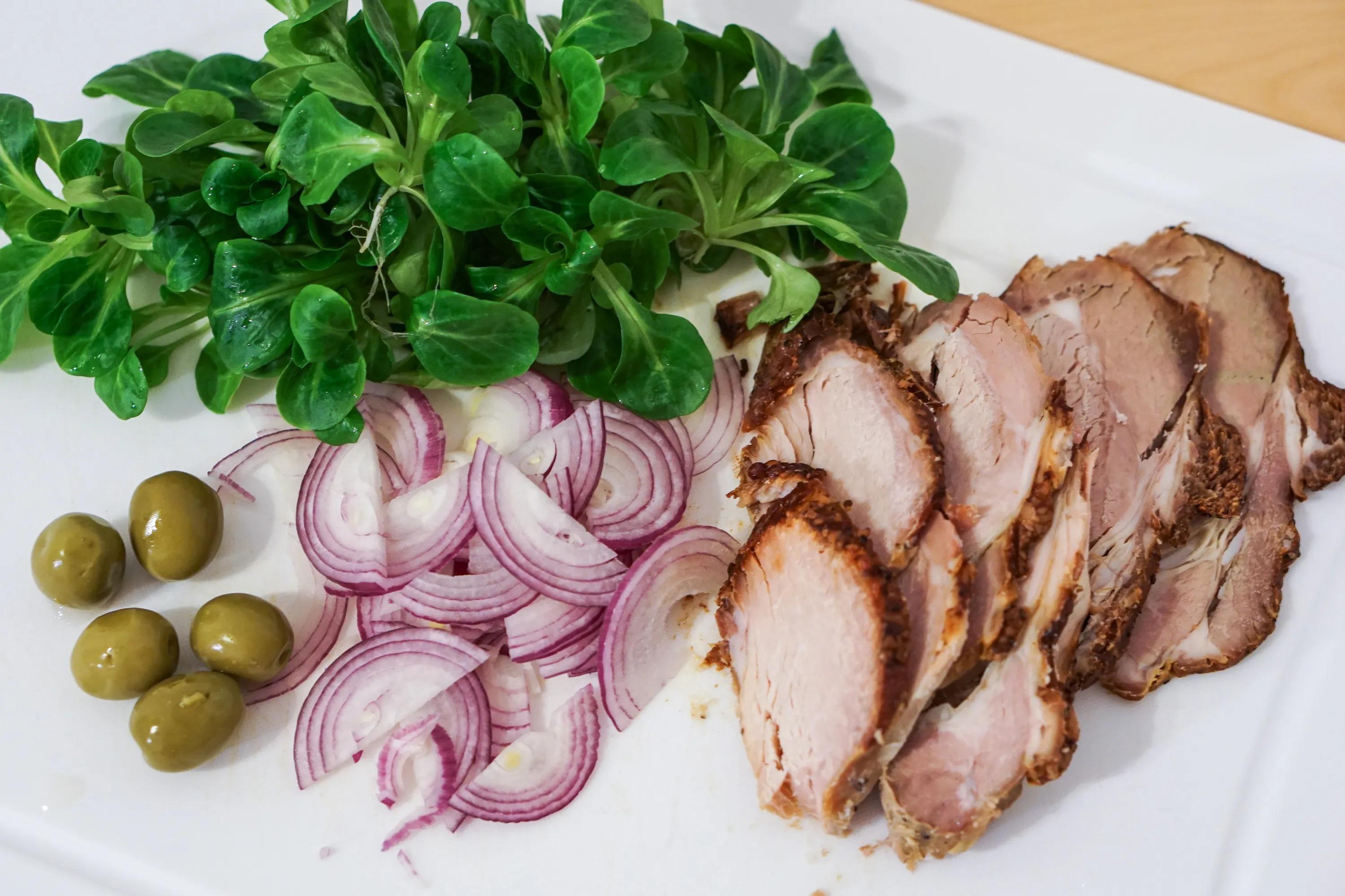 Schweinsbraten-Salat mit Kürbiskernöl - Paleo Rezepte - A Boy From ...