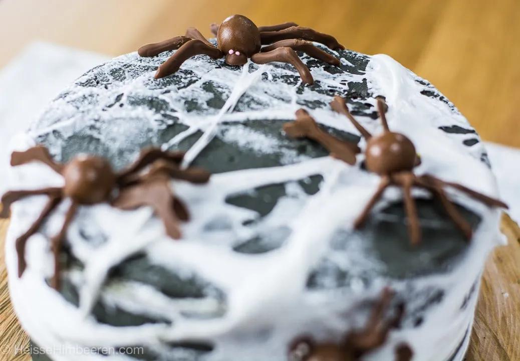 Halloween Spinnennetz Kuchen | Heisse Himbeeren