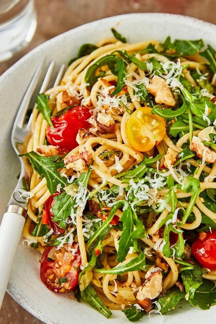 Rucola-Pasta – Spaghetti mit Rucola, Tomaten und Parmesan | eatbetter ...