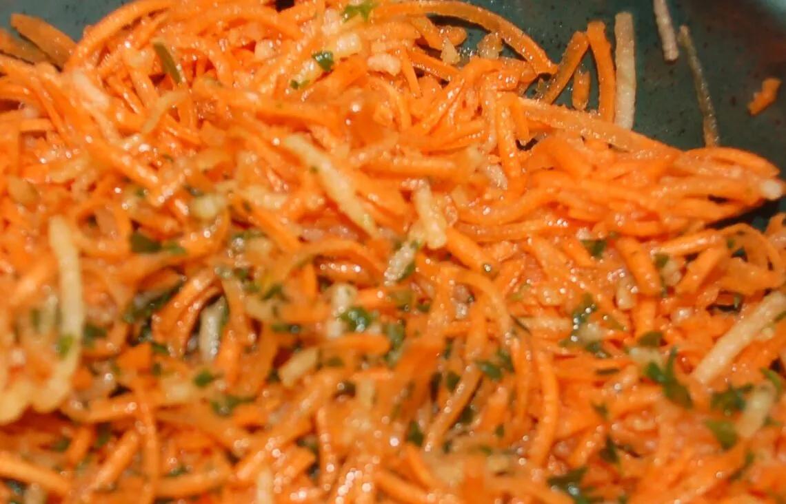 Karotten-Apfel-Salat - Einfach Kochen und Mehr