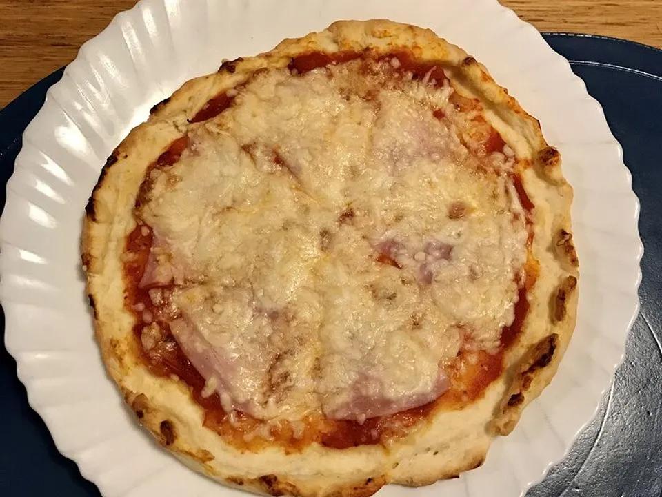 Pizza - Quark - Öl - Teig von Yvi82| Chefkoch