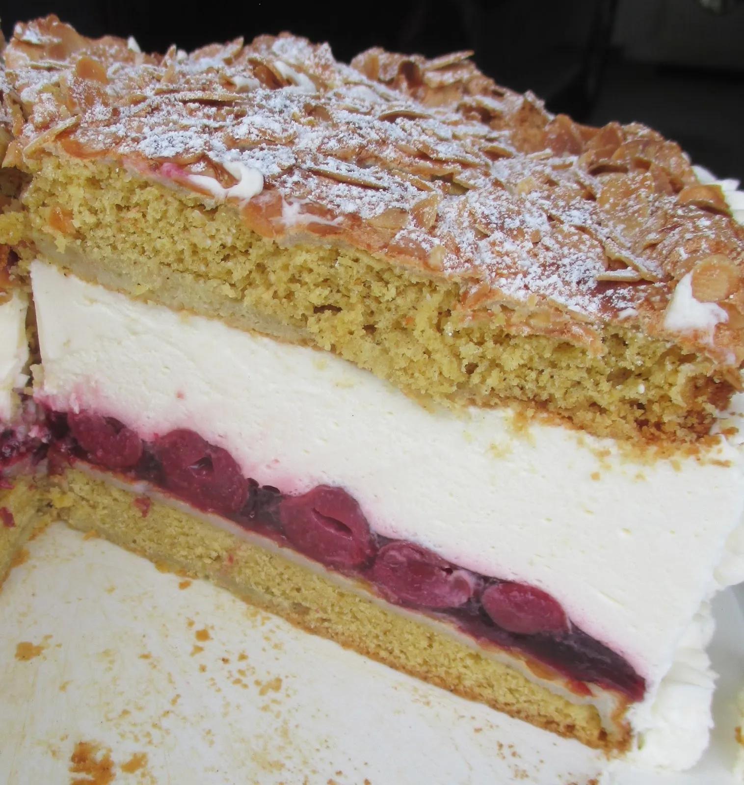 Himmlische Torte mit Kirschen