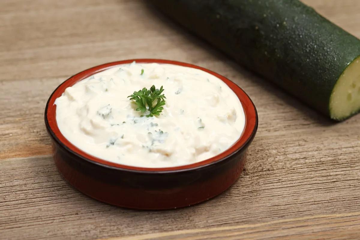 Vegan Blue Cheese Dressing Recipe: A 5-Minute Dairy-Free Substitute!