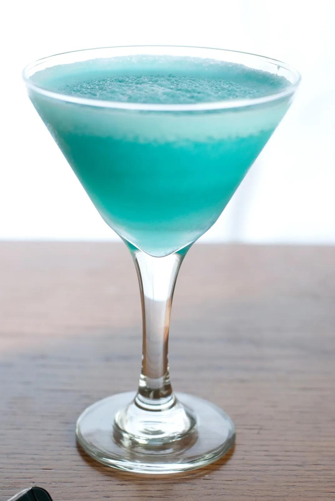 Blue Hawaiian Cocktail | Fresh Food Recipes