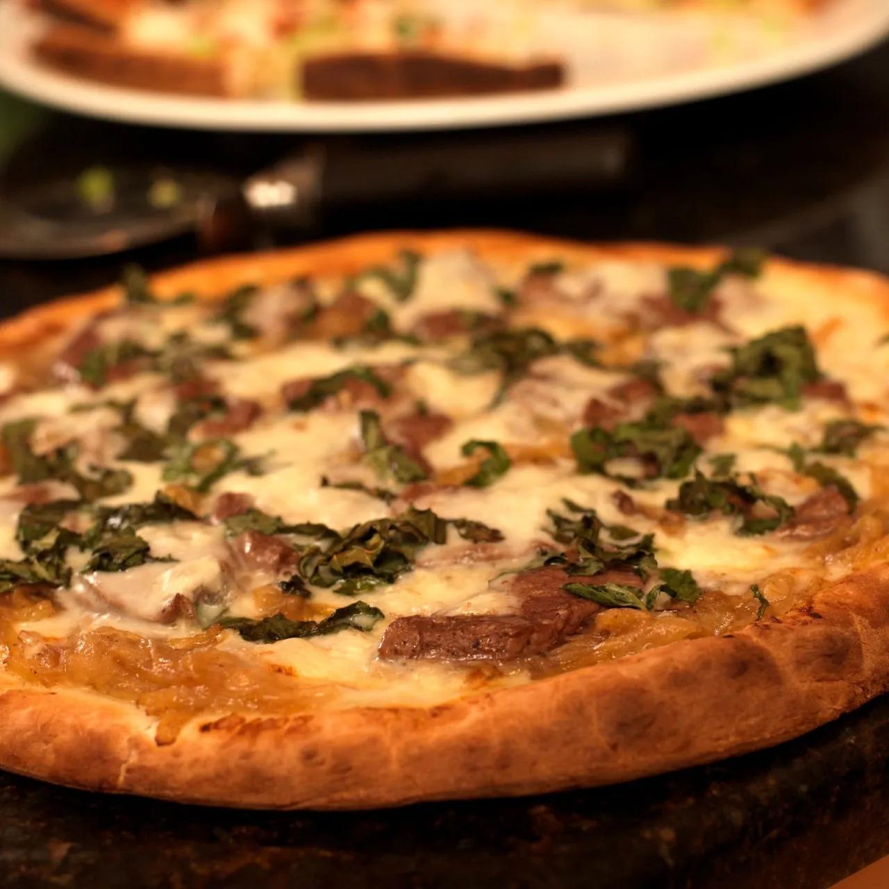 Steak Pizza with Gorgonzola - New England Today