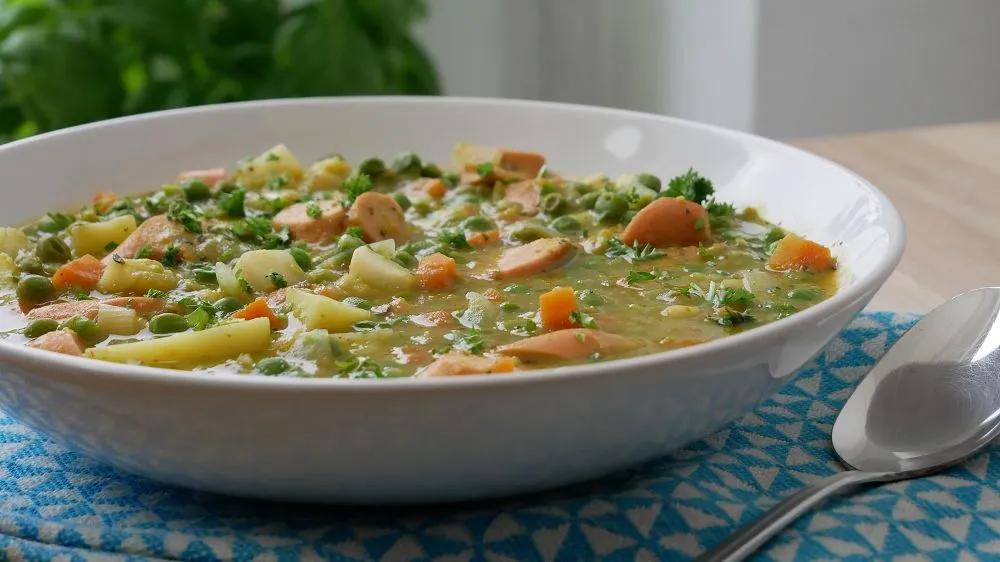 Schnelle Erbsensuppe mit Würstchen - ichkocheheute.de