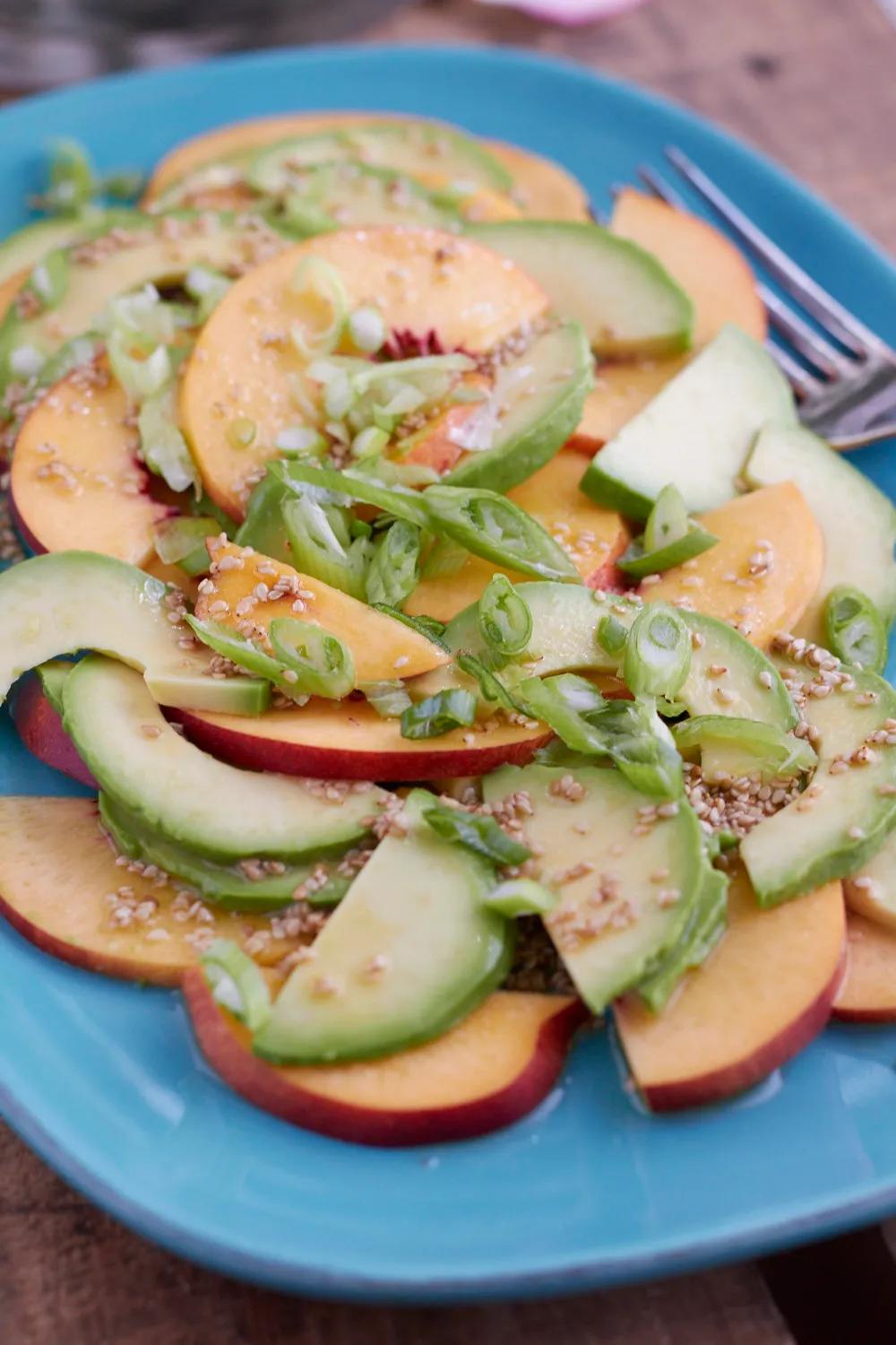 Super Kombination: Avocado-Nektarinen Salat | tastesheriff