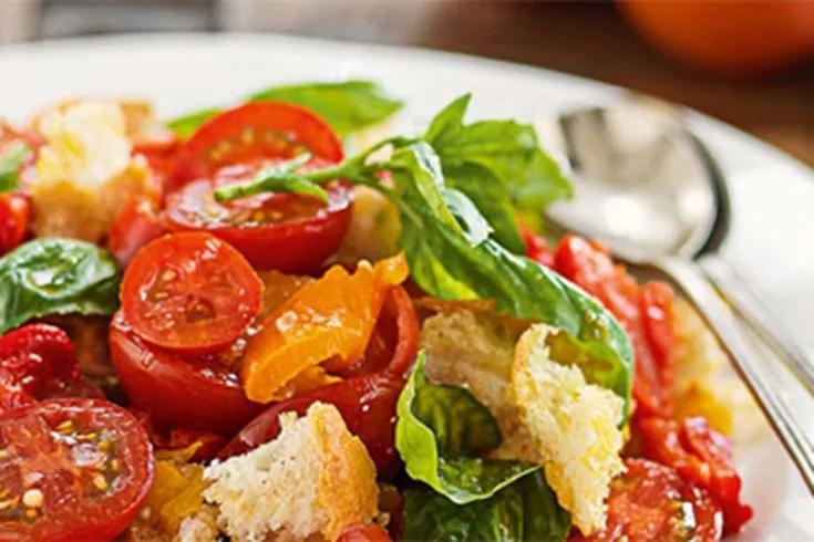 Panzanella salad - Eat Well Recipe - NZ Herald | Rezept | Tomaten brot ...